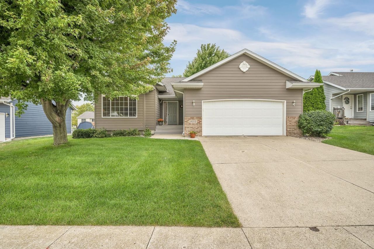 3722 Ithaca Avenue, Spirit Lake, IA 51360 Main Photo