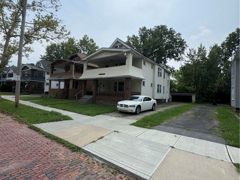 1758 Algonac Road , Cleveland, OH 44112 Photo 2