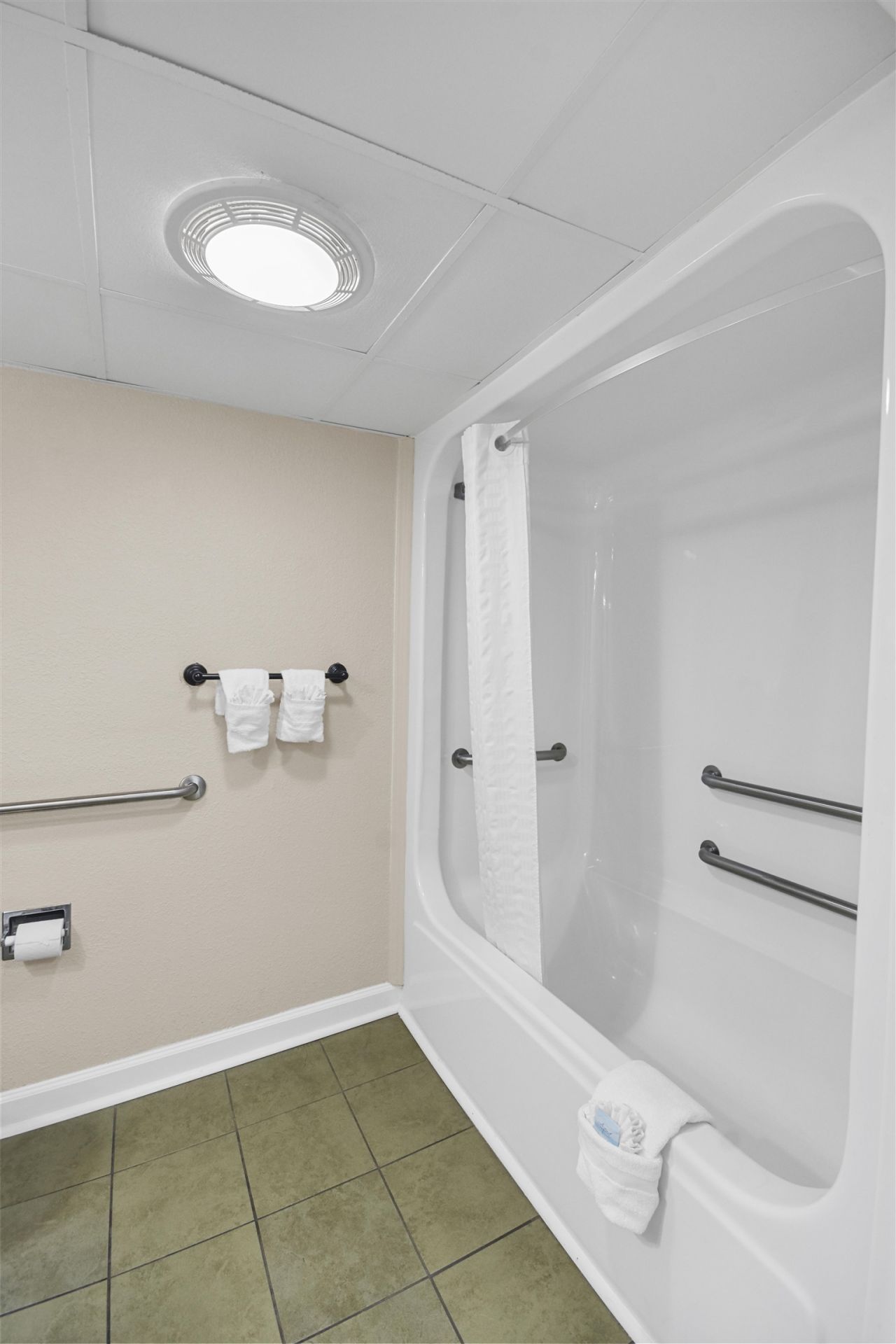 1200 N Ocean Blvd. Photo 16