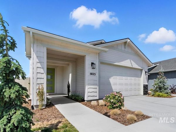 5581 W Lost Rapids St, Meridian, ID 83646