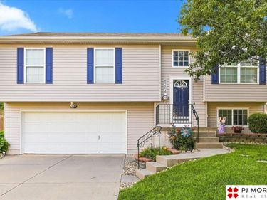 8204 S 161st Avenue, Omaha, NE 68136