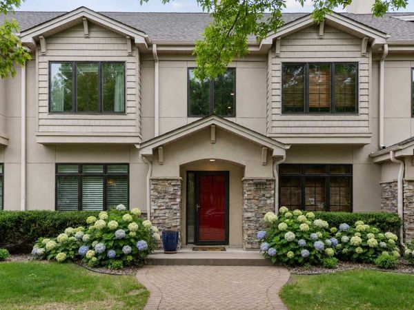 421 Willoughby Way W, Minnetonka, MN 55305