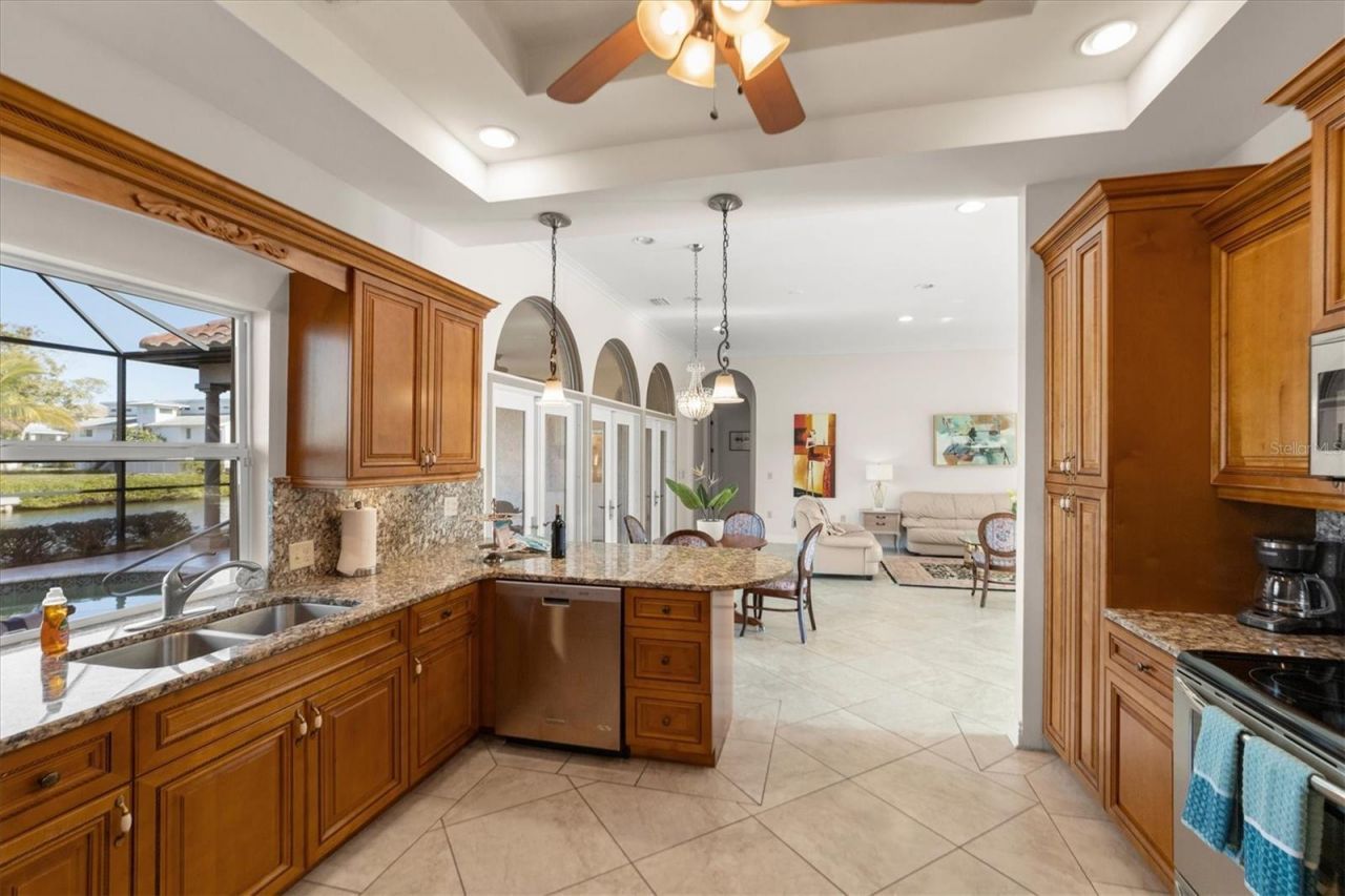 4937 Oxford Drive, Siesta Key, FL 34242 Photo