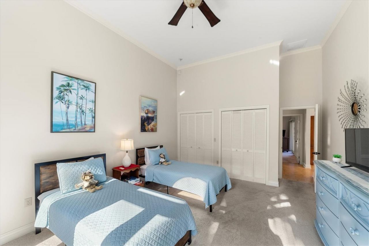 4937 Oxford Drive, Siesta Key, FL 34242 Photo
