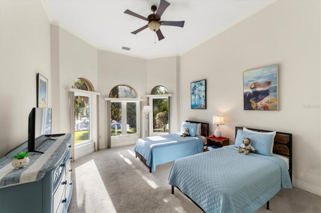 4937 Oxford Drive, Siesta Key, FL 34242 Photo