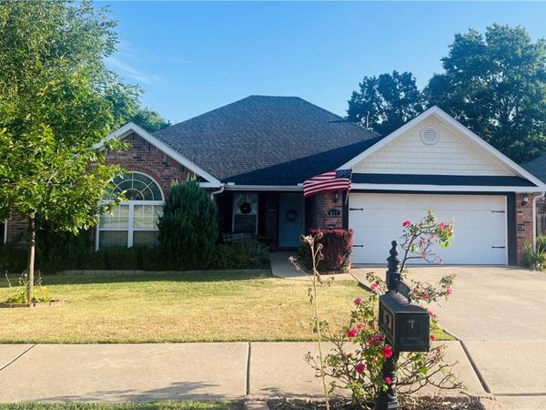617 Highland Court , Siloam Springs, AR 72761