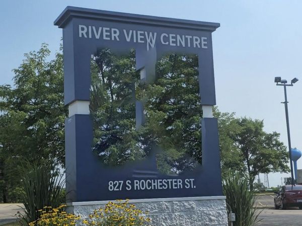 827 S Rochester STREET #100, Mukwonago, WI 53149