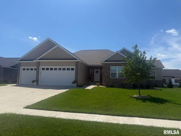 3600 PEACH TREE Drive, Springfield, IL 62711