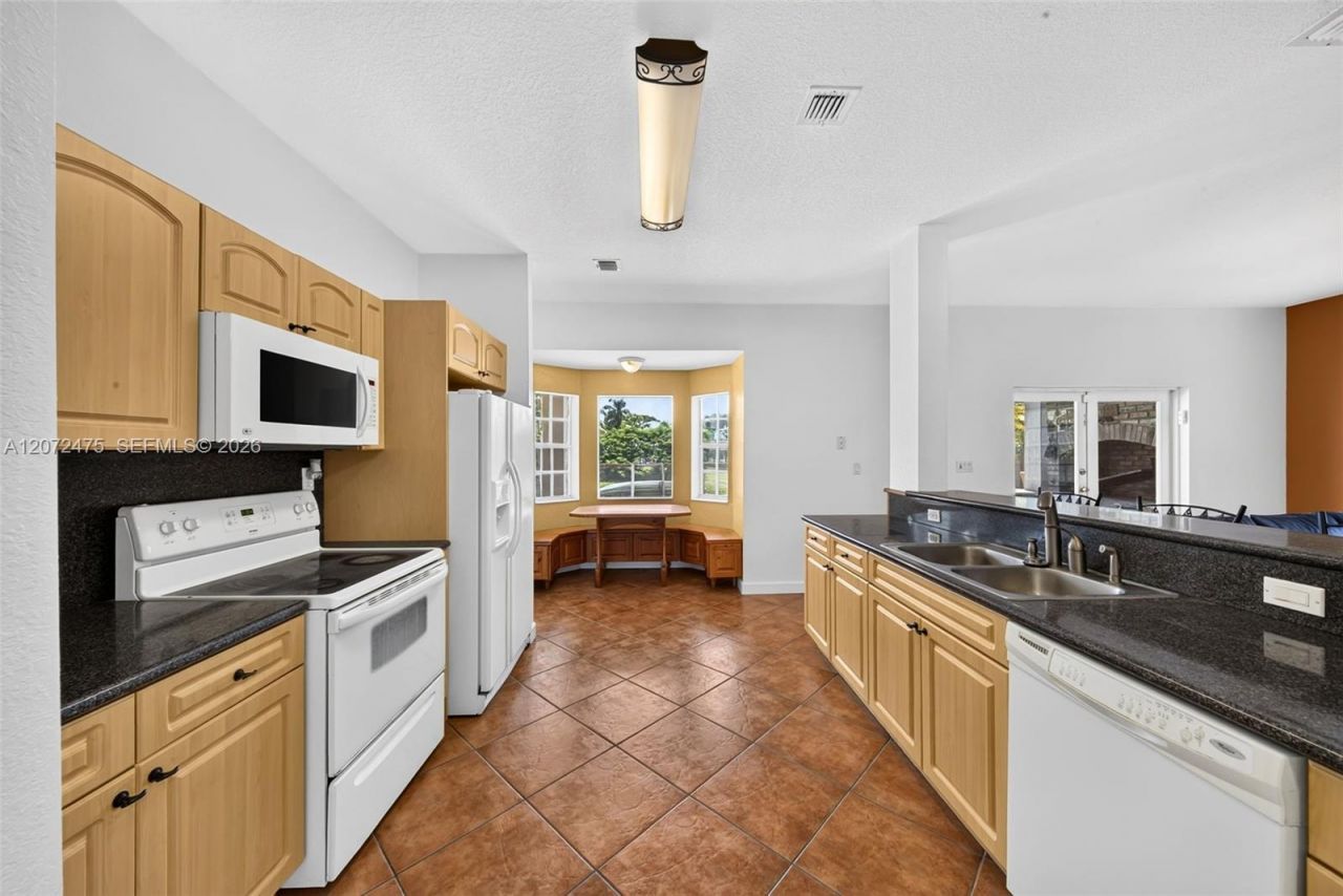 6903 SW 158th Ave , Miami, FL 33193 Photo