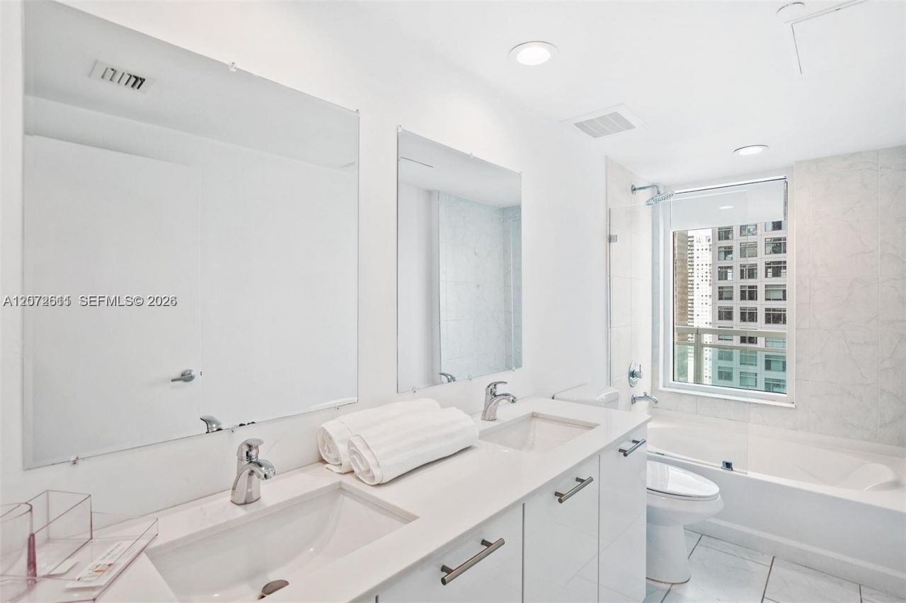 951 Brickell Ave, Unit 2700, Miami, FL 33131 Photo
