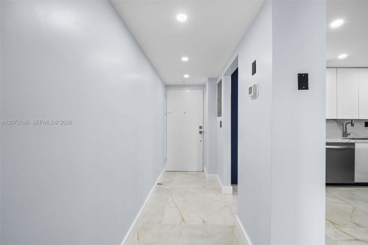 19380 Collins Ave , Unit 826, Sunny Isles Beach, FL 33160 Photo