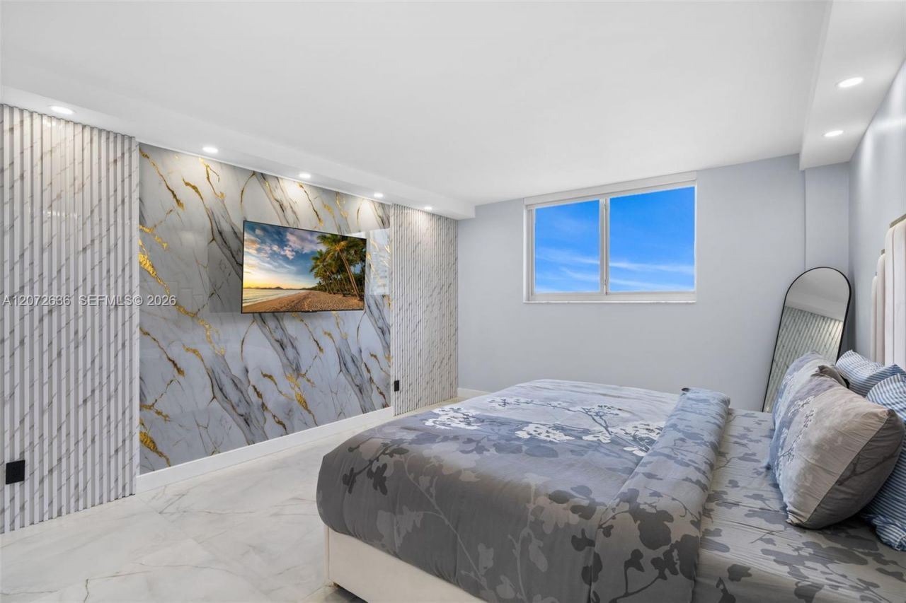 19380 Collins Ave , Unit 826, Sunny Isles Beach, FL 33160 Photo