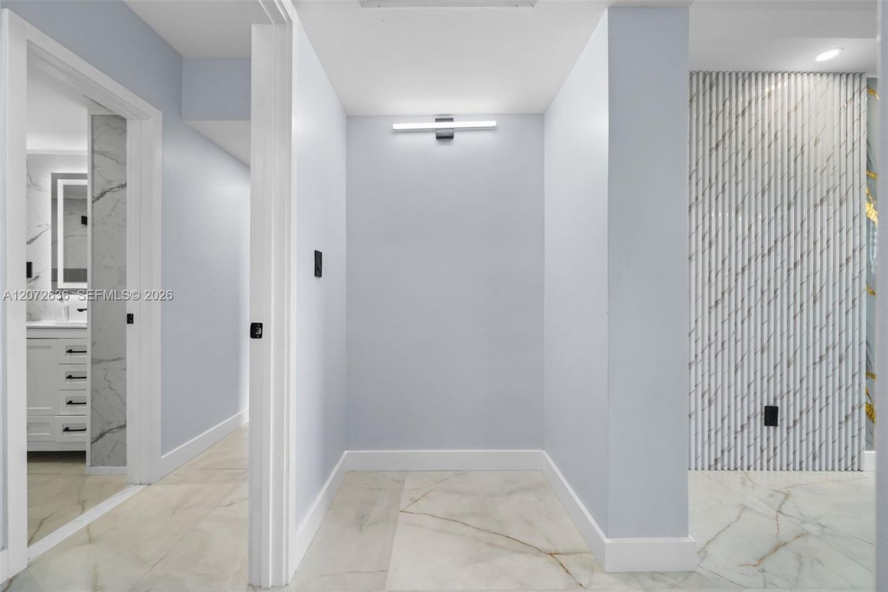 19380 Collins Ave , Unit 826, Sunny Isles Beach, FL 33160 Photo