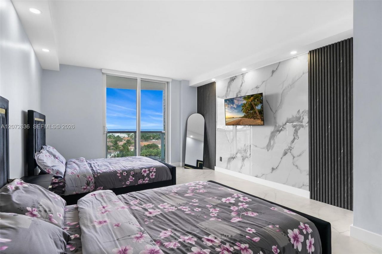 19380 Collins Ave , Unit 826, Sunny Isles Beach, FL 33160 Photo