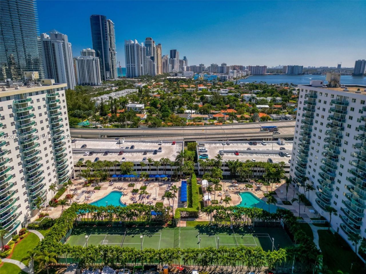 19380 Collins Ave , Unit 826, Sunny Isles Beach, FL 33160 Photo