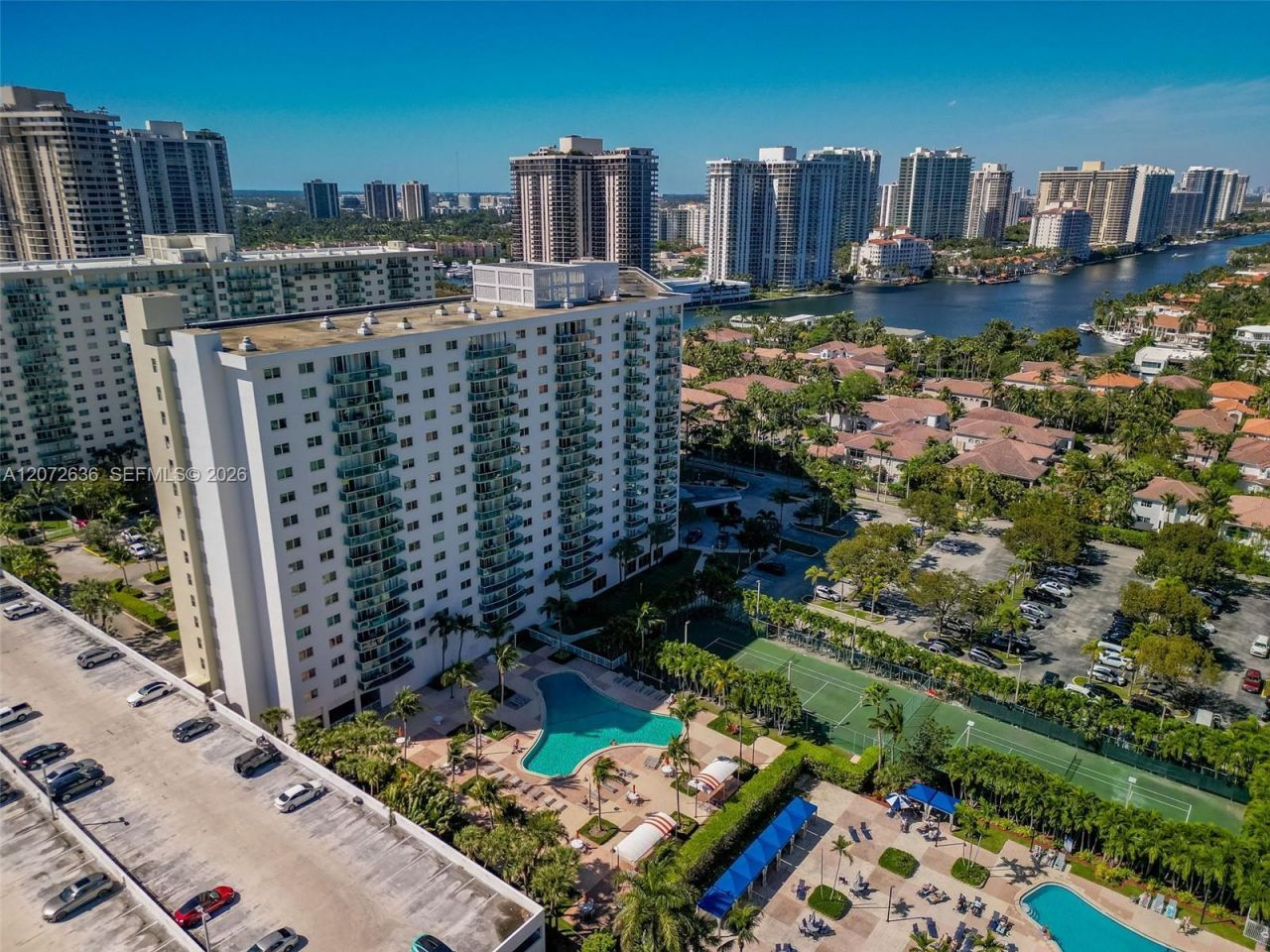 19380 Collins Ave , Unit 826, Sunny Isles Beach, FL 33160 Photo
