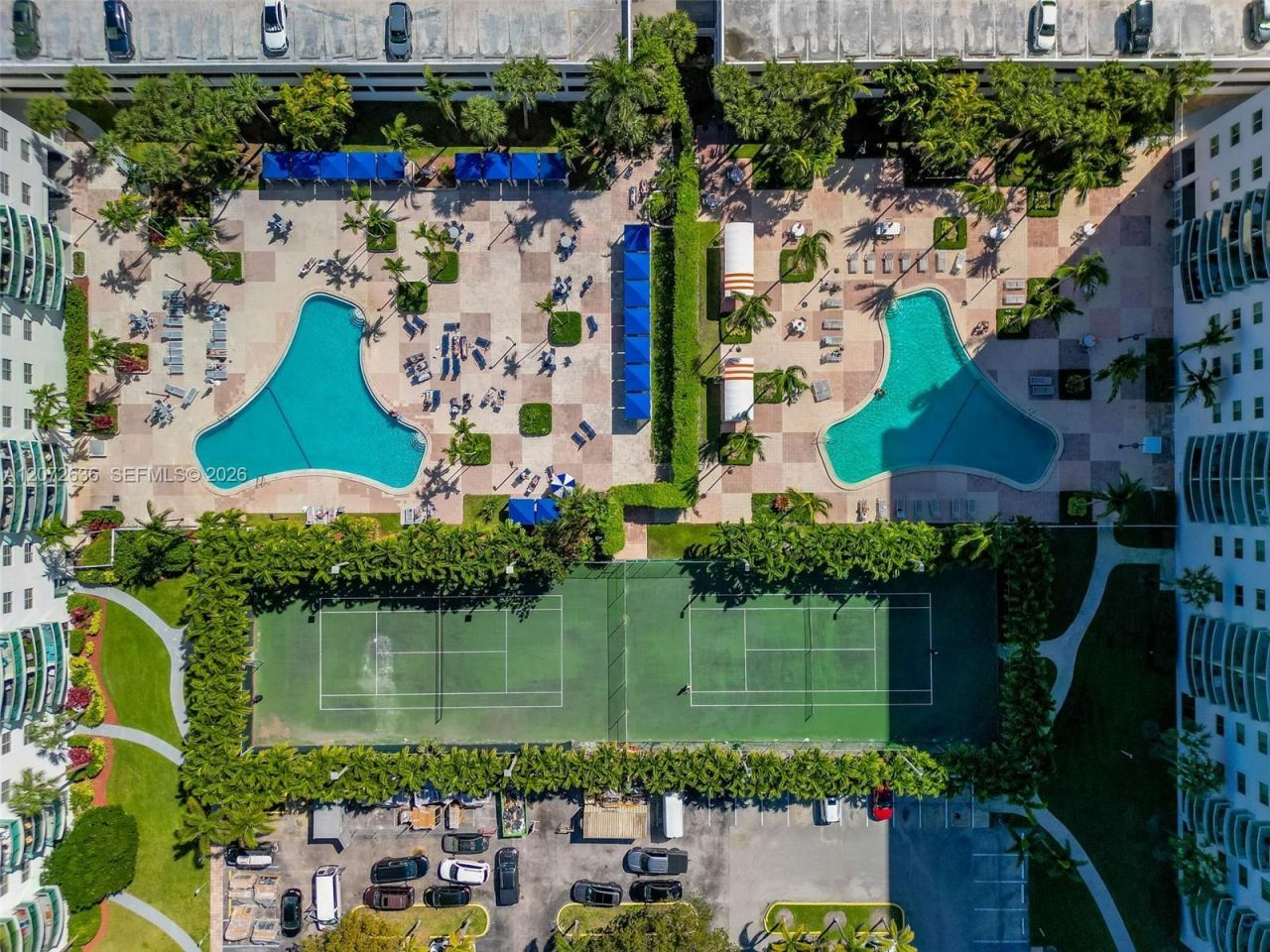 19380 Collins Ave , Unit 826, Sunny Isles Beach, FL 33160 Photo