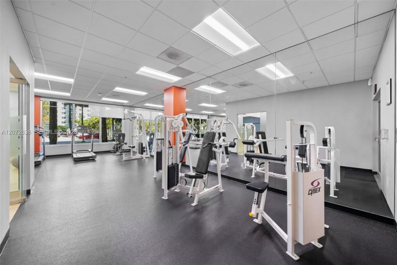 19380 Collins Ave , Unit 826, Sunny Isles Beach, FL 33160 Photo