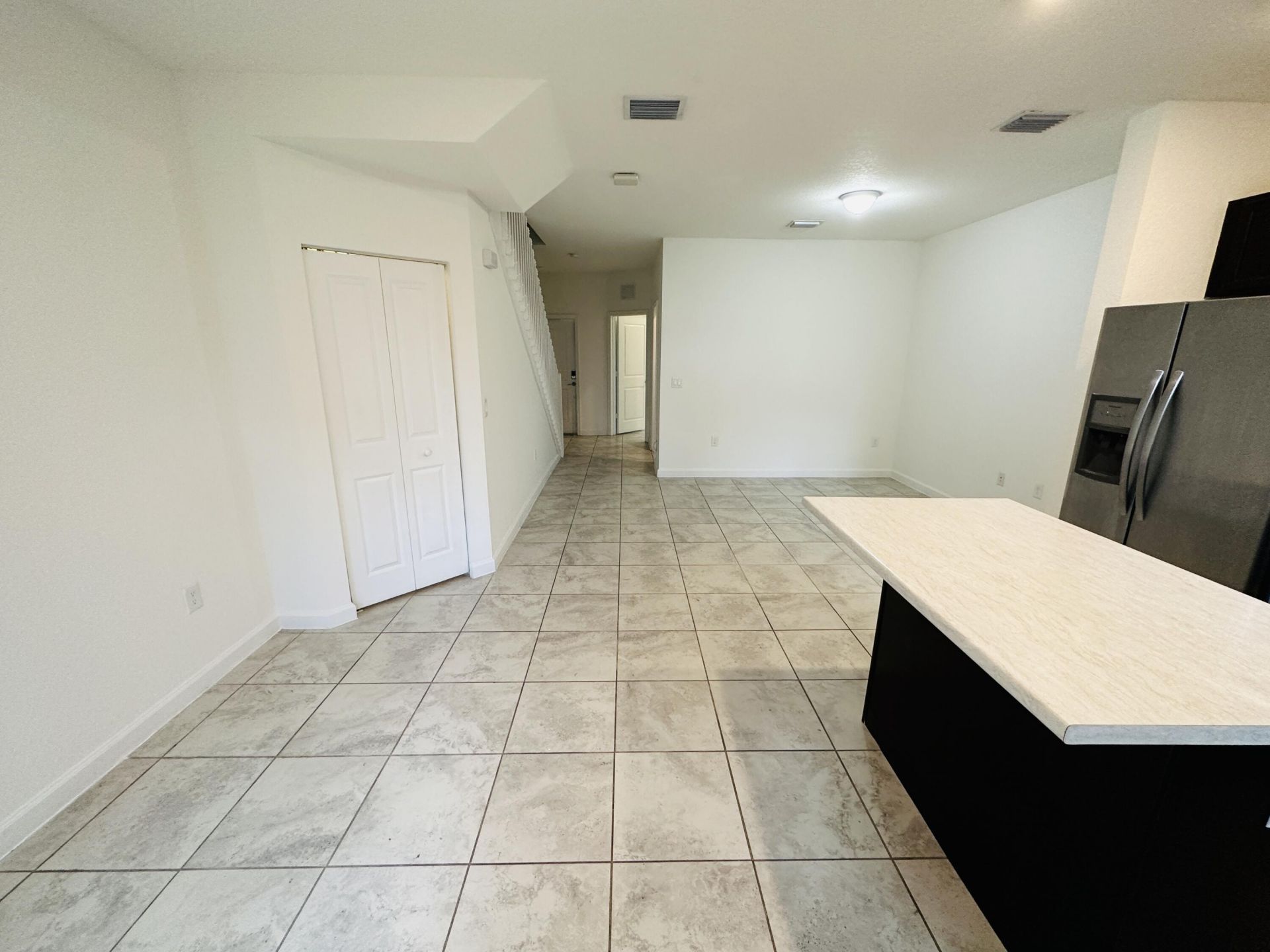 346 NE 208th Terrace, Miami, FL 33179 Photo