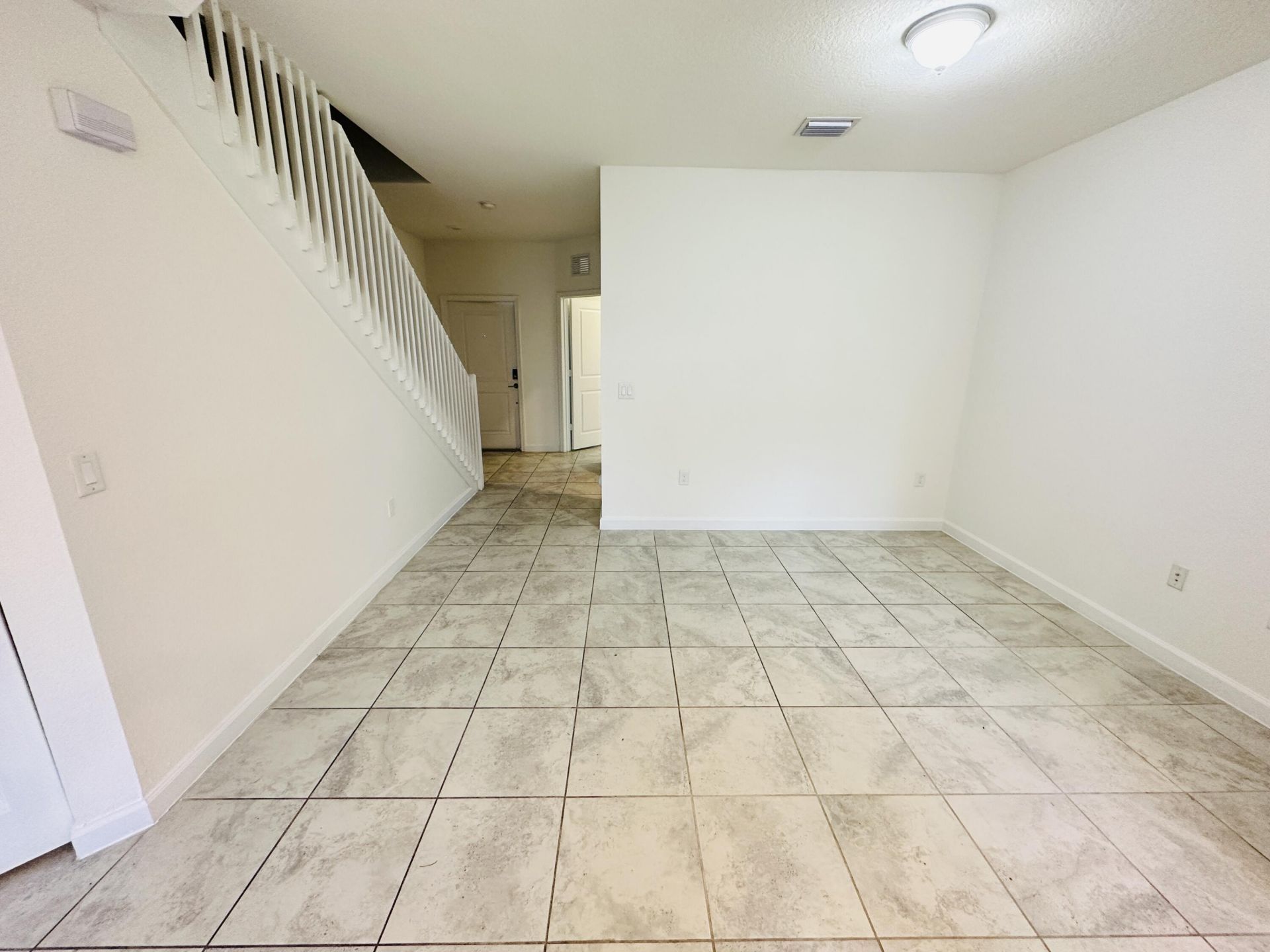 346 NE 208th Terrace, Miami, FL 33179 Photo