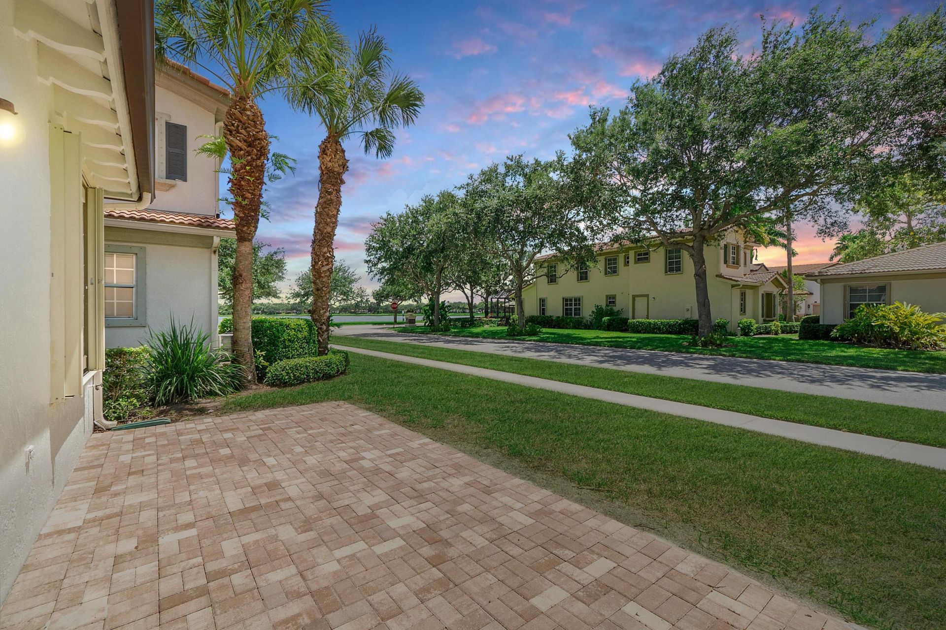 542 Tomahawk Court, Palm Beach Gardens, FL 33410 Photo