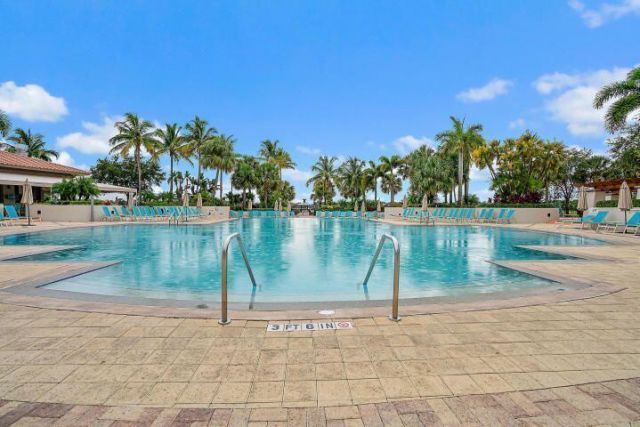 542 Tomahawk Court, Palm Beach Gardens, FL 33410 Photo