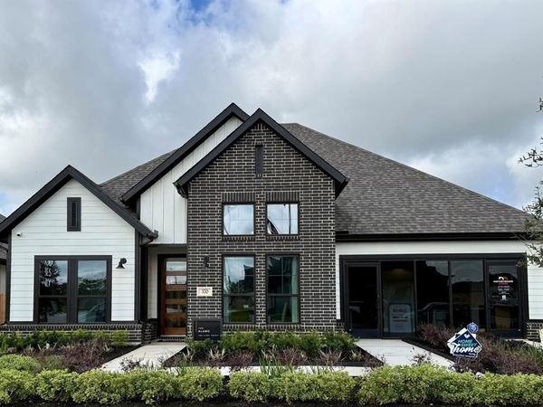 1621 Briscoe Drive, Benbrook, TX 76126