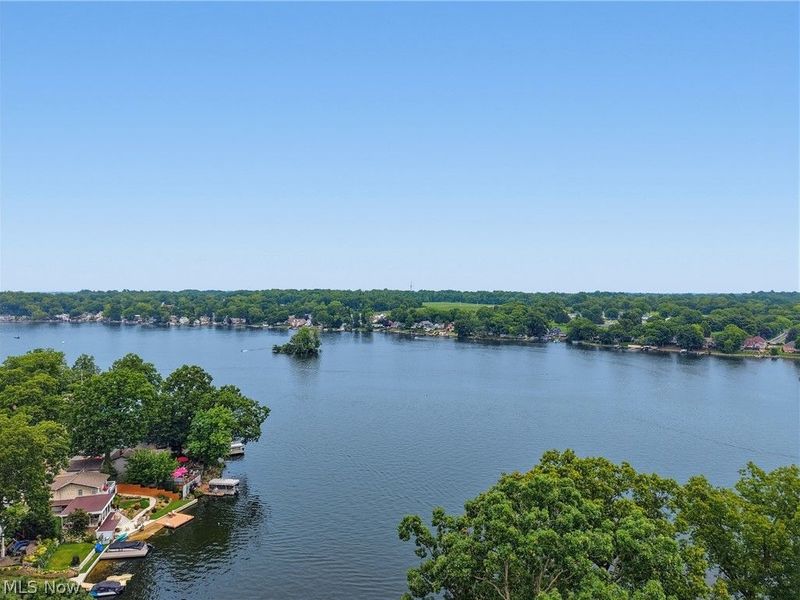 242 Uhl Drive, Portage Lakes, OH 44319 Photo 4