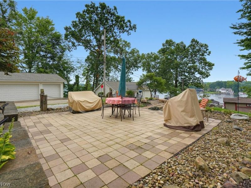 242 Uhl Drive, Portage Lakes, OH 44319 Photo 9