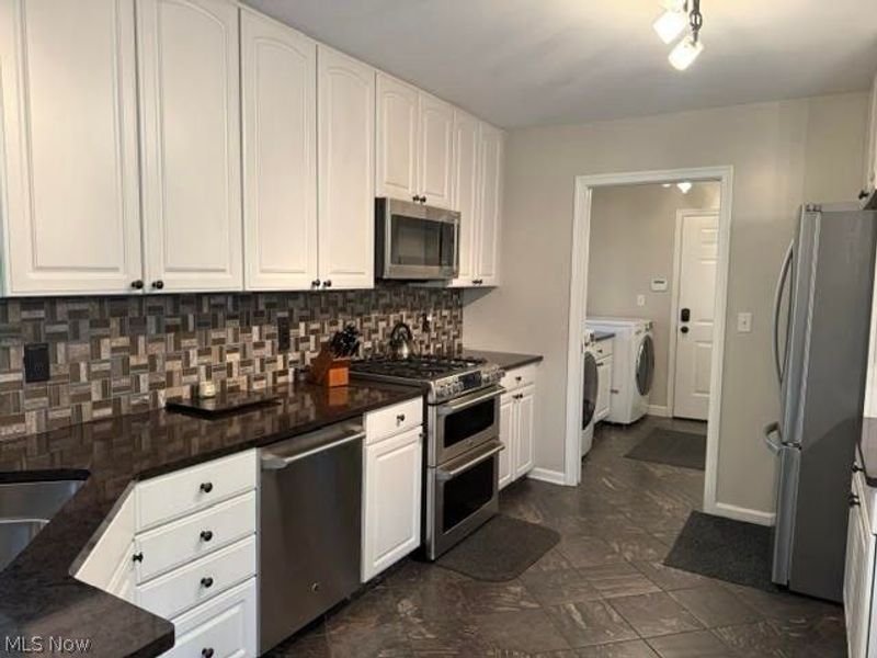 17 Masters Court NE, Warren, OH 44484 Photo 10