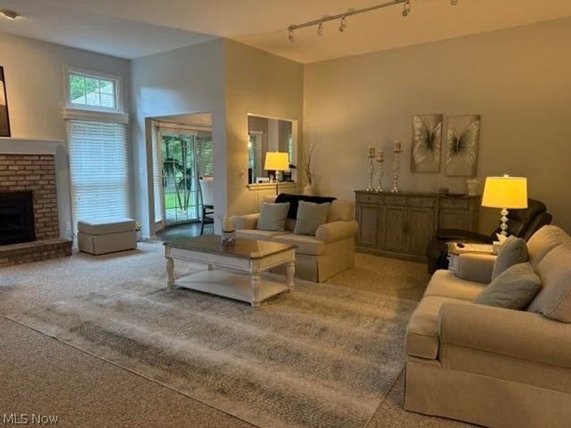 17 Masters Court NE, Warren, OH 44484 Photo 6