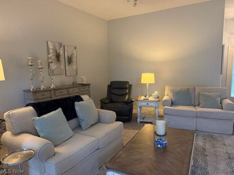 17 Masters Court NE, Warren, OH 44484 Photo 7