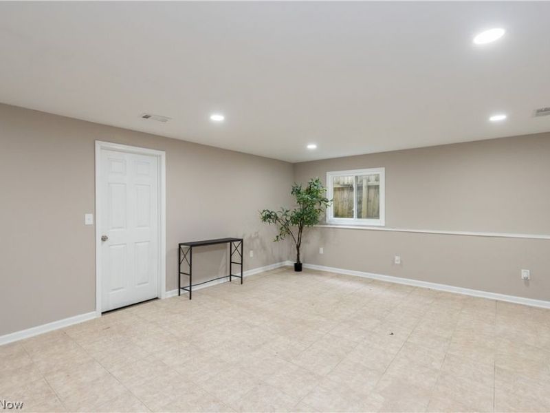 41 South Circle, Bedford, OH 44146 Photo 13
