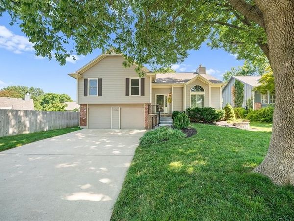 22201 W 64th Terrace, Shawnee, KS 66226
