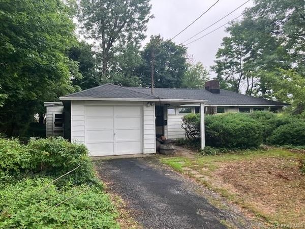 35 Washington Avenue , Glen Head, NY 11545