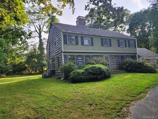 11 Smith Lane , Saint James, NY 11780