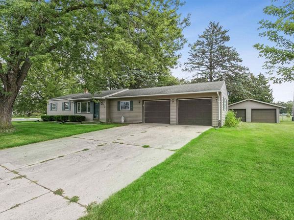 416 N 3RD STREET, Reedsville, WI 54230