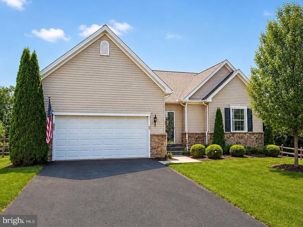 176 SPLIT ROCK DRIVE , DELTA, PA 17314
