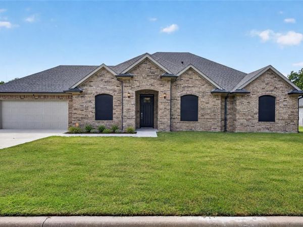98 Rancho Sol Street, Durant, OK 74701