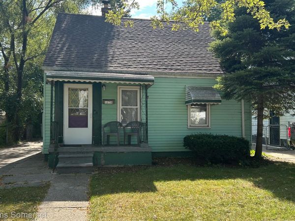 18736 KENOSHA Street , Harper Woods, Mi 48225