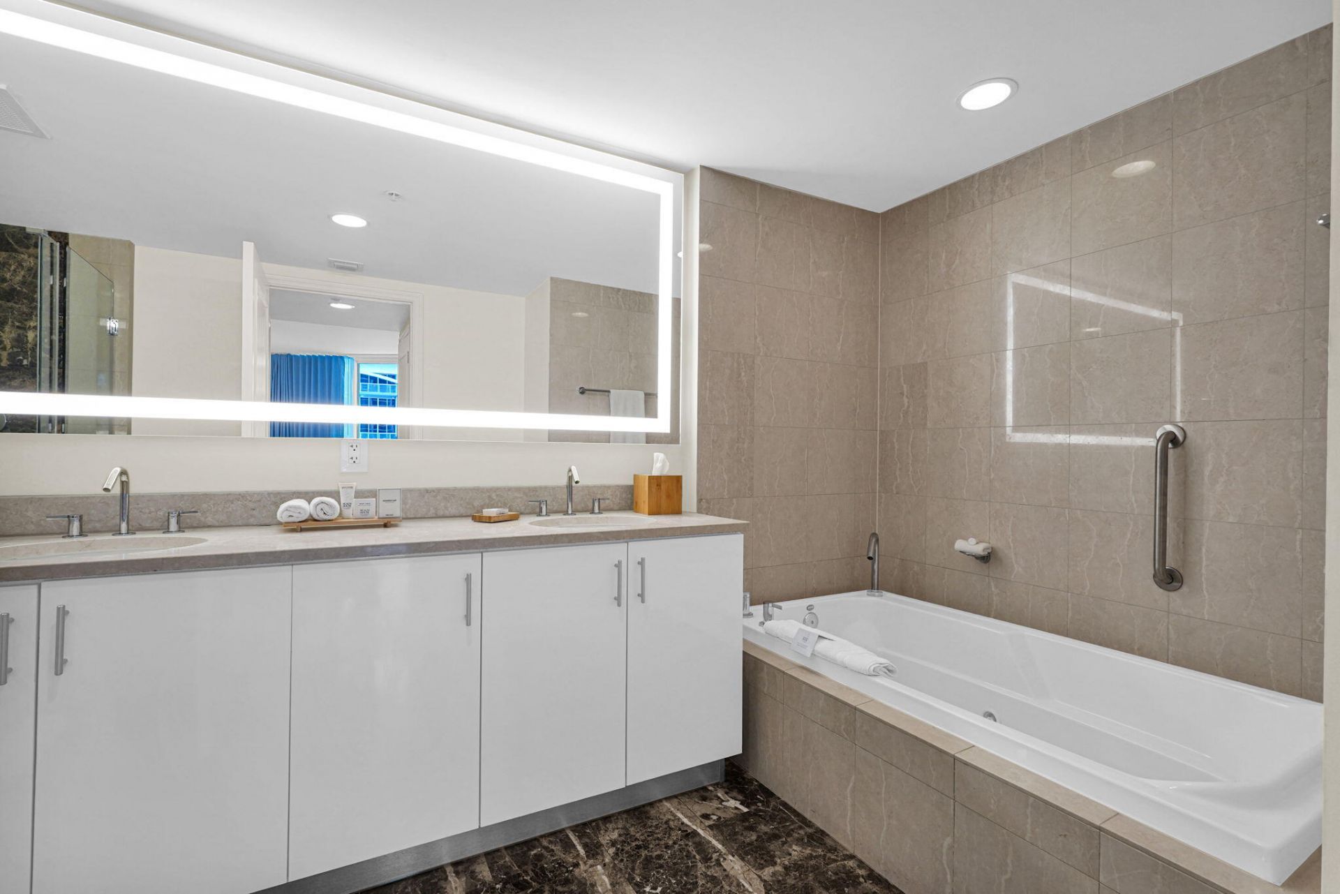 505 N Fort Lauderdale Beach Boulevard, Unit 1105, Fort Lauderdale, FL 33304 Photo
