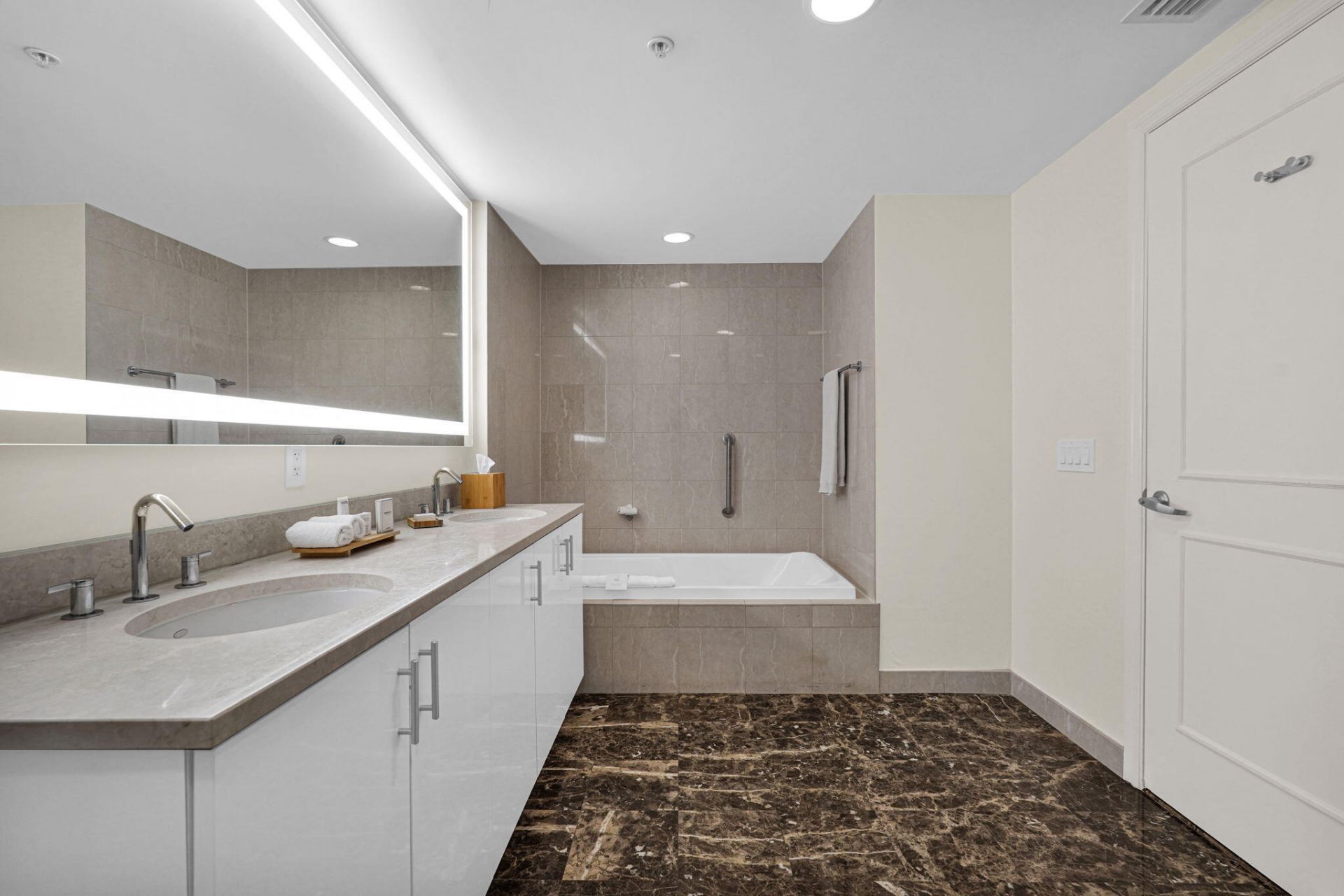 505 N Fort Lauderdale Beach Boulevard, Unit 1105, Fort Lauderdale, FL 33304 Photo