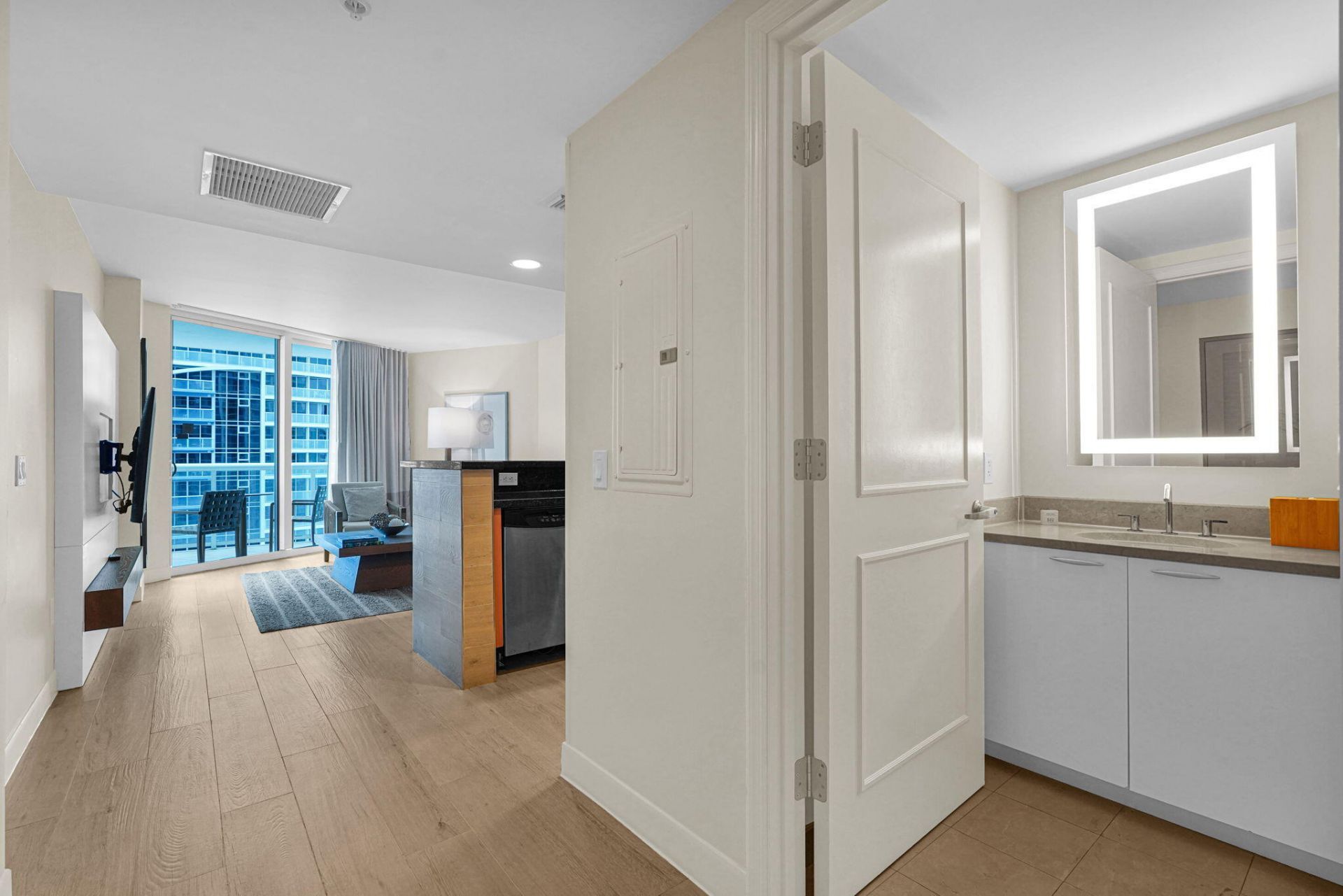 505 N Fort Lauderdale Beach Boulevard, Unit 1105, Fort Lauderdale, FL 33304 Photo