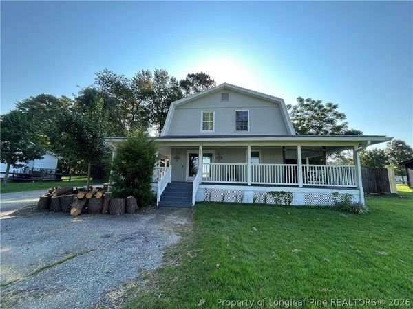 438 W Palmer Street, Raeford, NC 28376