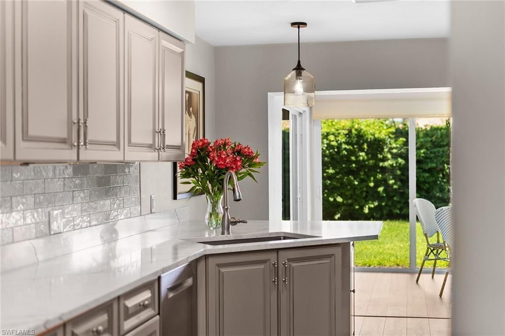 812 Reef Point Cir, Naples, FL 34108 Photo