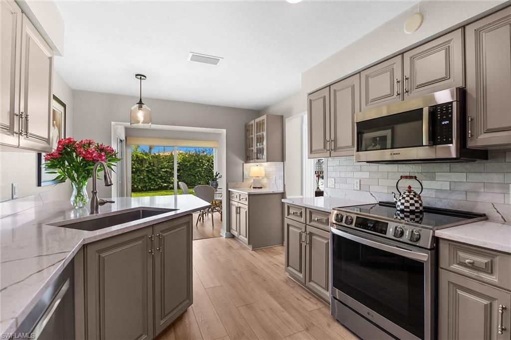 812 Reef Point Cir, Naples, FL 34108 Photo