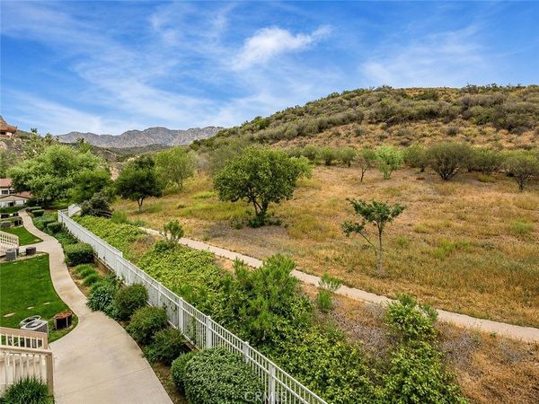 5805 Oak Bend Lane, Unit 407, Oak Park, CA 91377