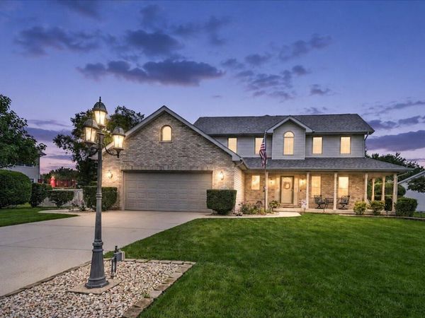 2252 Lennox Lane, Valparaiso, IN 46385