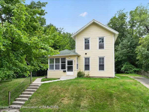 611 Oakhill Avenue, Jackson, MI 49201