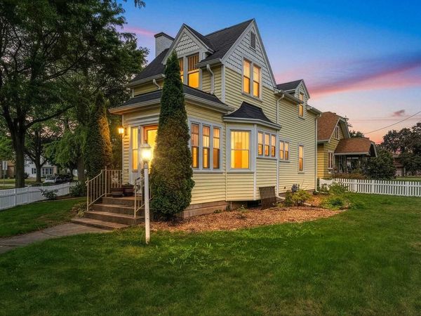 1312 W PACKARD STREET, Appleton, WI 54914
